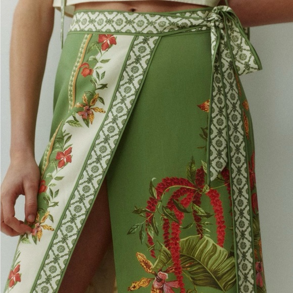 H&M SS26 Green Sleeveless Floral Tie Strap Cropped Top & Midi Wrap Skirt Size XS - Picture 7 of 15